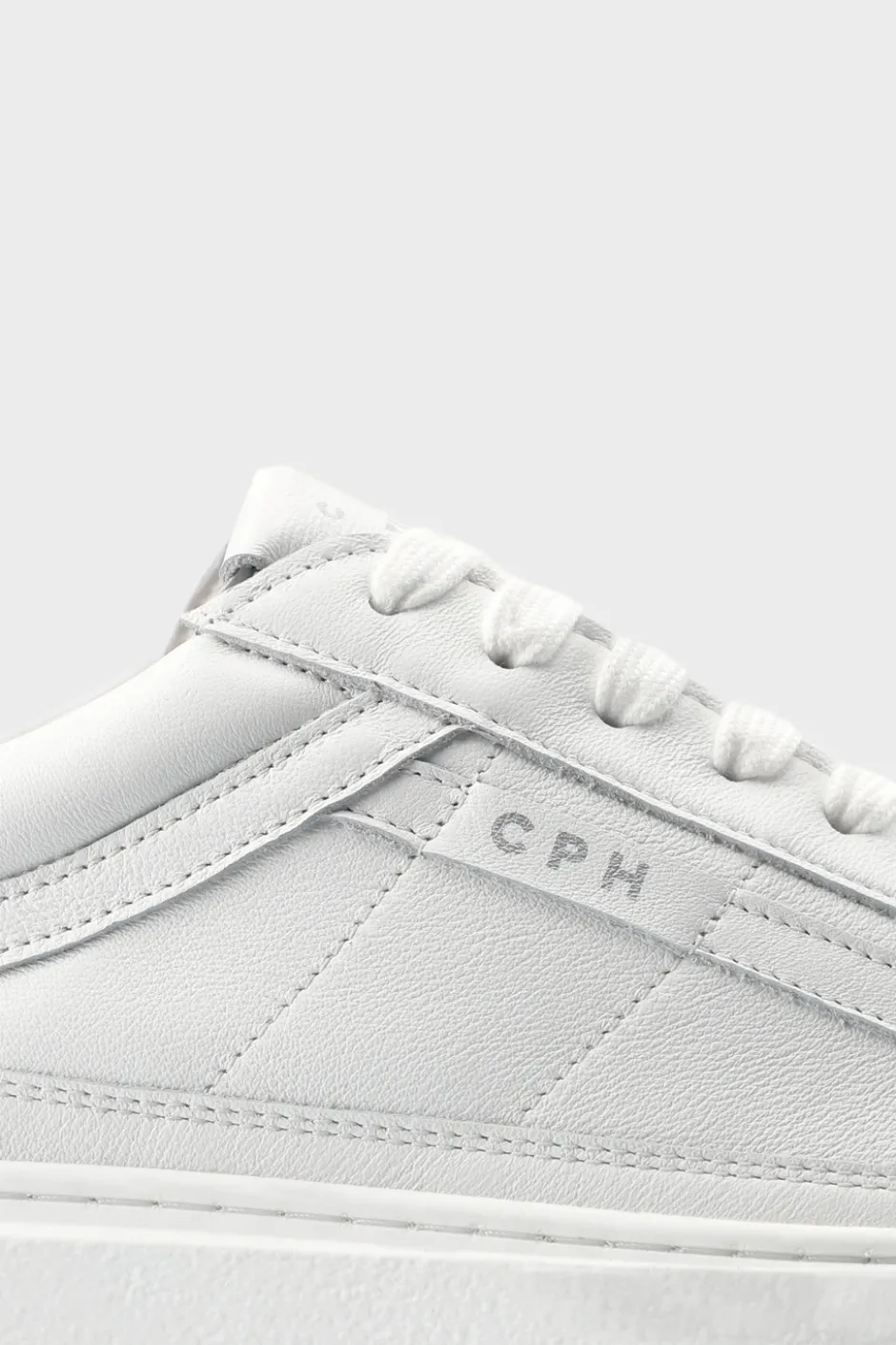 CPH615M leather white