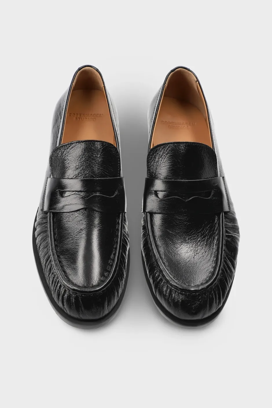 CPH585 shiny leather black